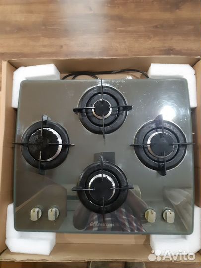 Встраеваемая газовая варочная панель Ariston