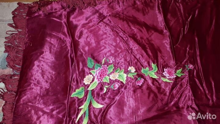 Покрывало + наволочка натур. шёлк с вышивкой ретро