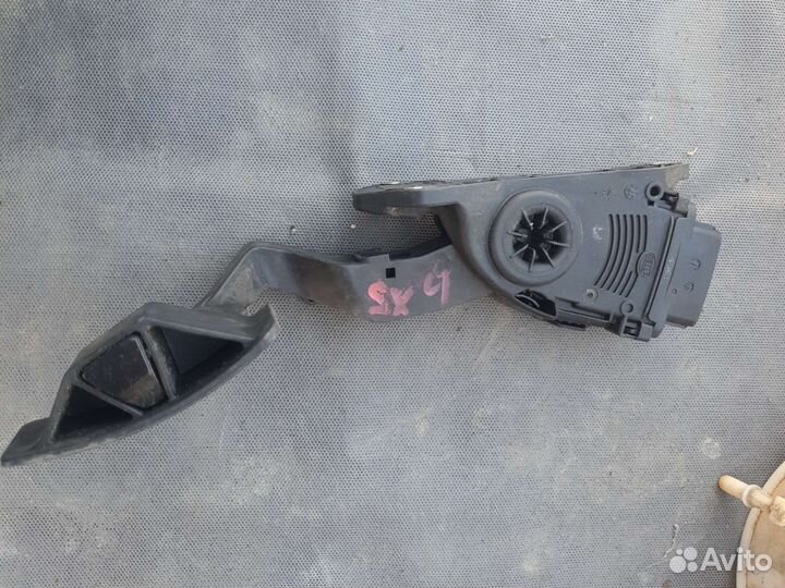 Педаль газа Suzuki SX4 2012г м16а