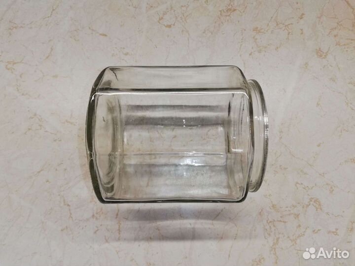 Стеклянная банка для сыпучих продуктов