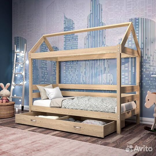 Кровать домик массив сосны