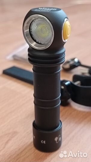Фонарь Armytek Wizard C2 Pro Magnet USB белый