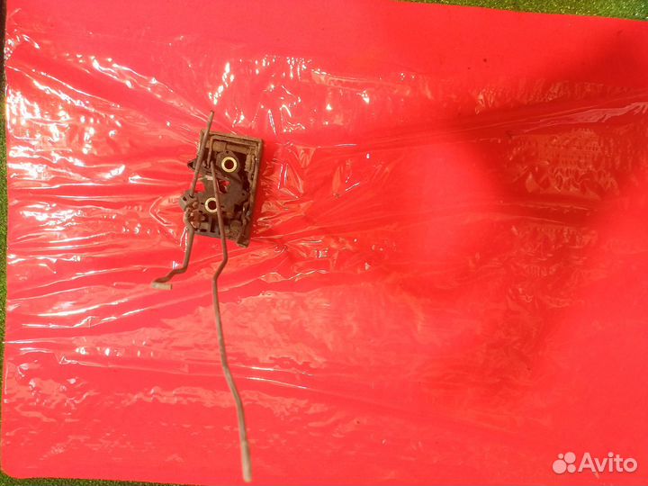 Замок передний правой двери volkswagen golf 2