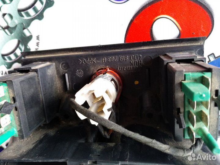 Кнопка обогрева сидений Audi A8 4.2 Quattro седан