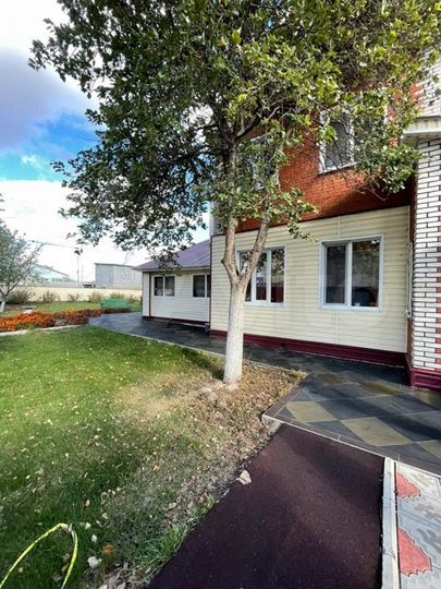 Дом 191 м² на участке 15 сот.