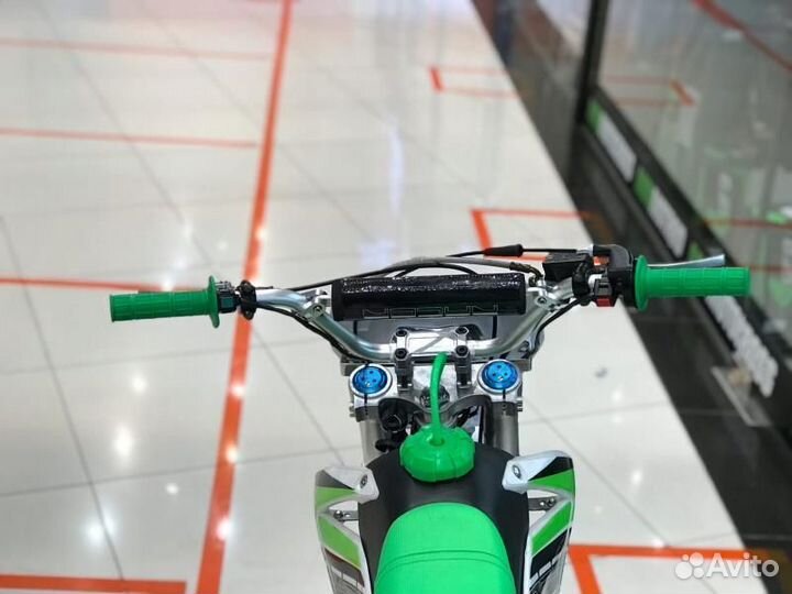 Мотоцикл racer RC-CRF125 start