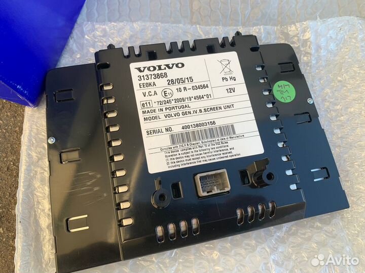 Дисплей, монитор в подголовник Volvo