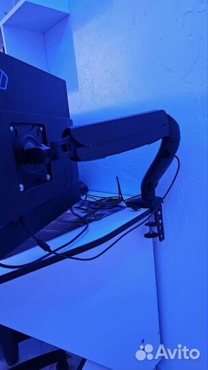 Монитор для компьютера 27 дюйма бу с кронштейном