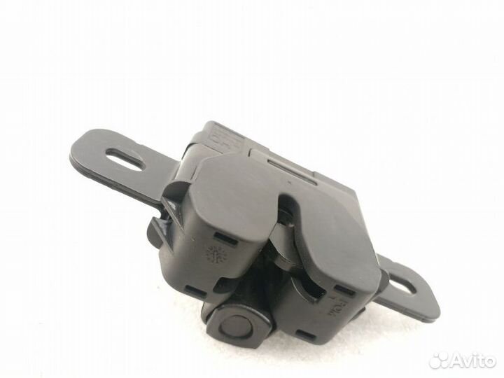 Замок капота правый Volvo V40