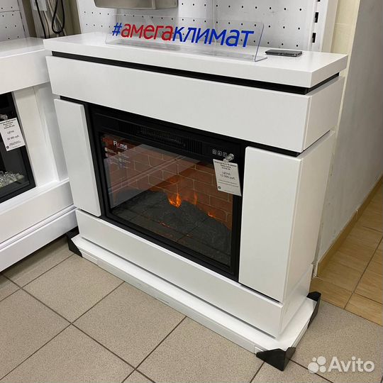 Современный электрокамин портал+очаг белый/черный