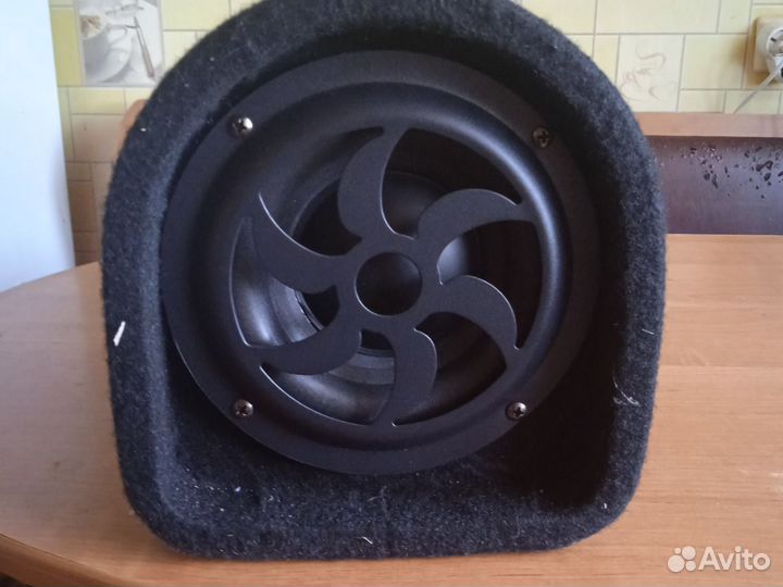 Сабвуфер для машины