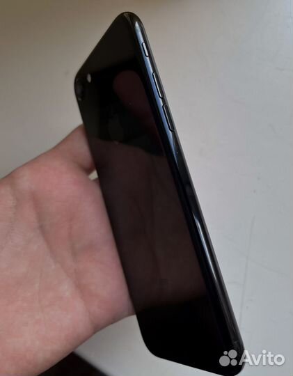 iPhone 7 поколения +4 чехла 32 гб (не вскрывался)