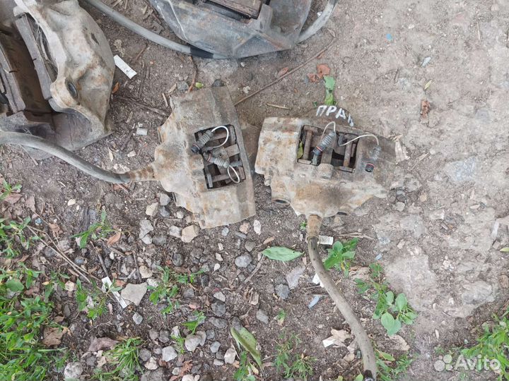 Суппорт передний перед,зад Mercedes W140