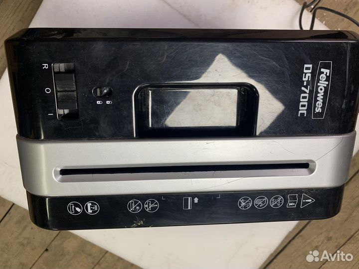 Шредер Fellowes DS-700c