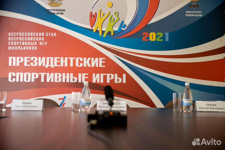 Печать баннеров, наклеек. Визитки, листовки