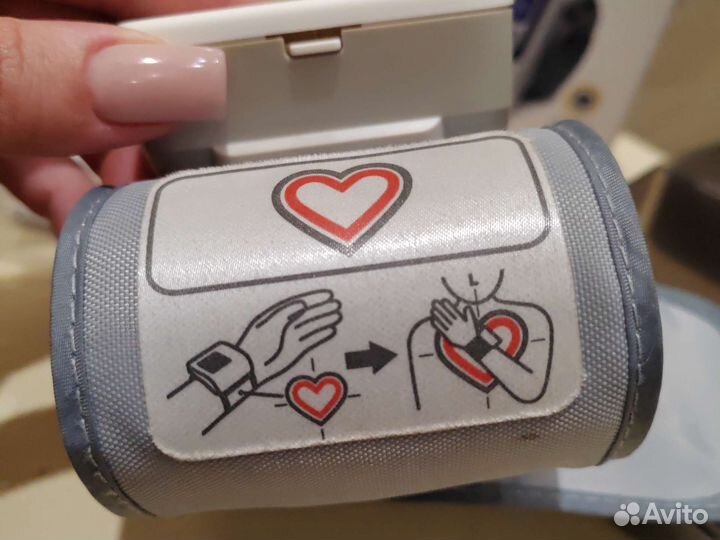 Тонометр на запястье omron