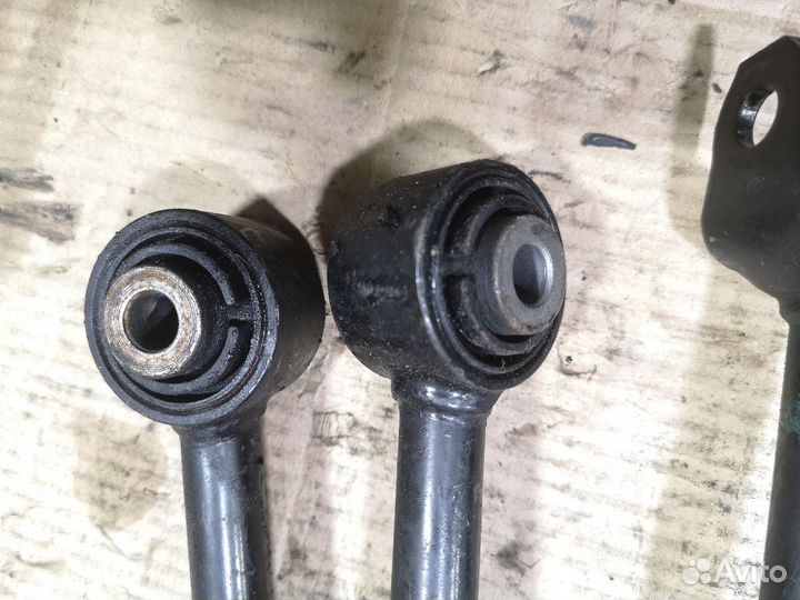 Реактивная тяга задняя левая Honda Inspire UC1