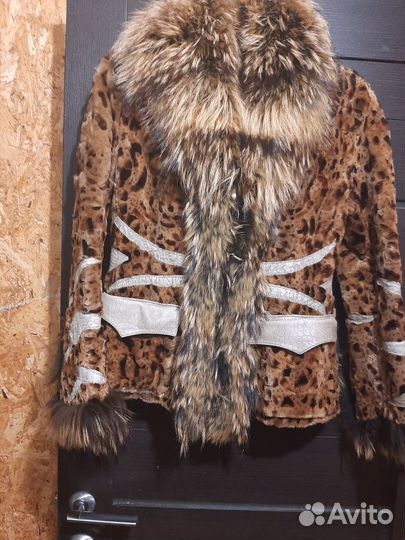 Шуба норковая с отделкой енотом, р.48- 50