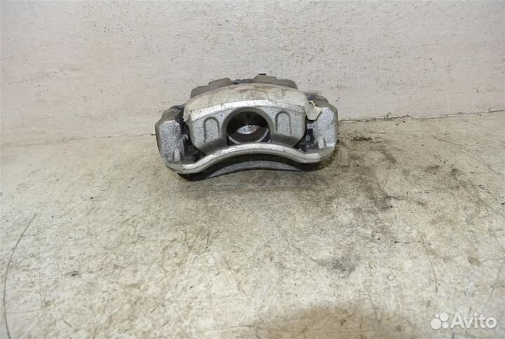 Суппорт передний левый Kia Ceed 2012-2018