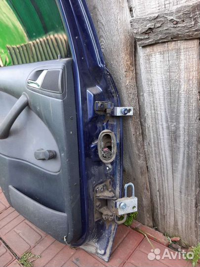 Дверь Шкода Октавия Тур