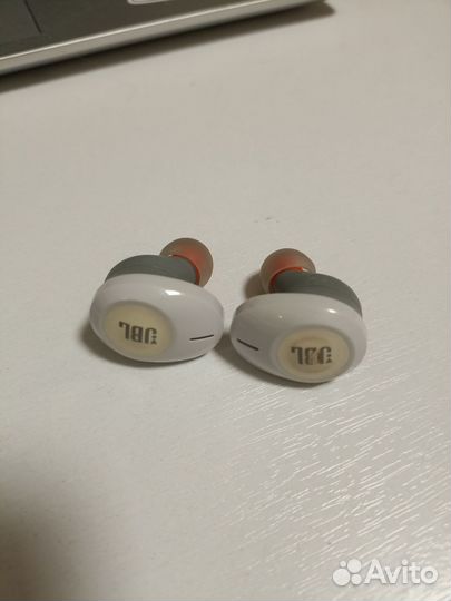 Беспроводные наушники jbl
