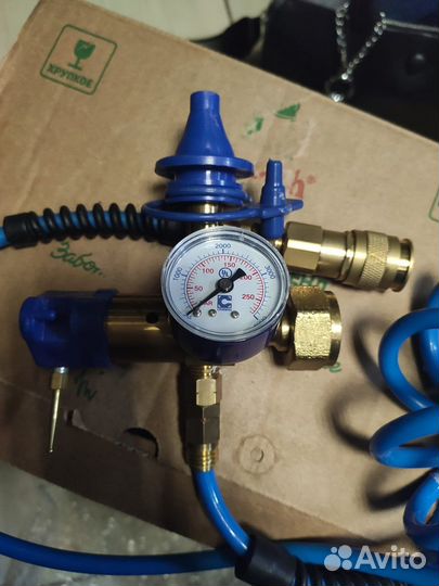 Насадка на баллон с гелием с гибким удлинителем