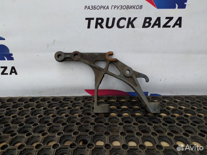 1333733 Крепление аккумулятора ящика