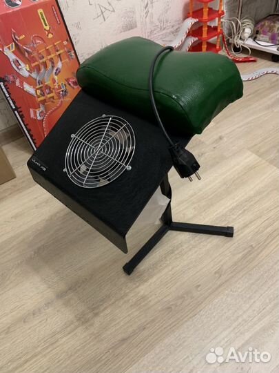 Педикюрная подставка с вытяжкой