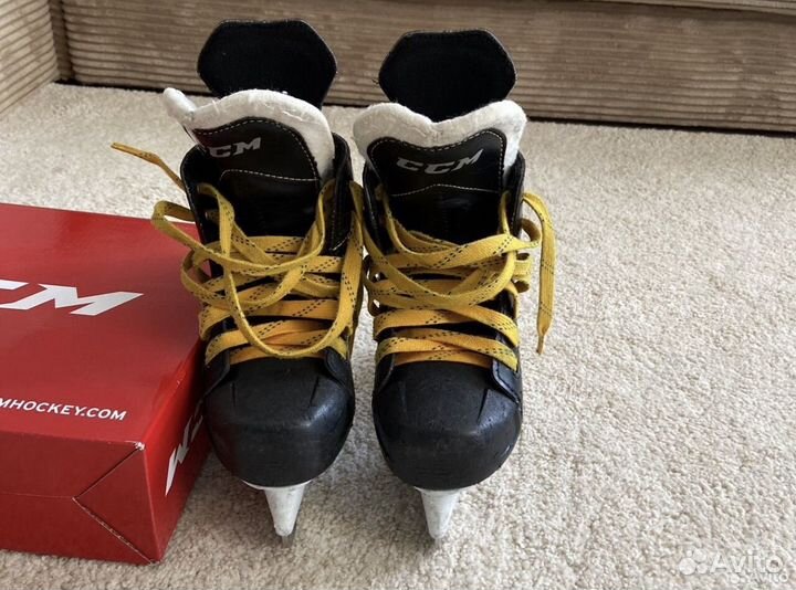 Коньки хоккейные ссм