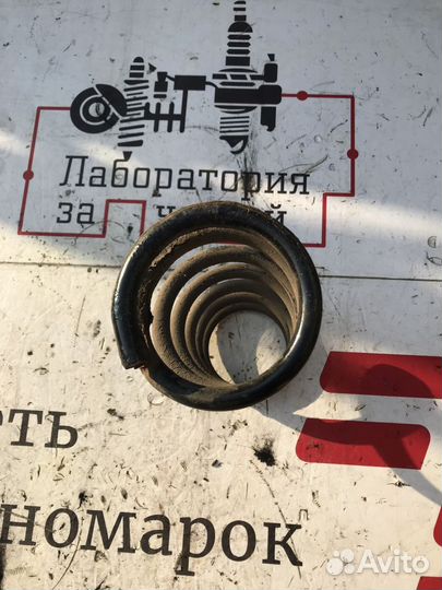 Пружина задняя Nissan Pathfinder