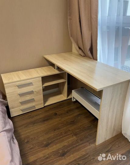 Стол письменный Алькор новый