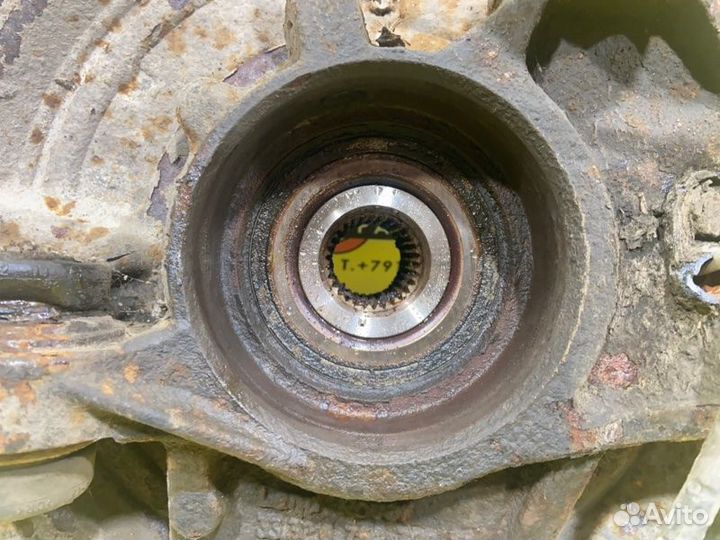 Кулак задний левый Land Rover Range Rover L322