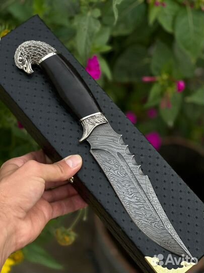 Нож из дамасской стали