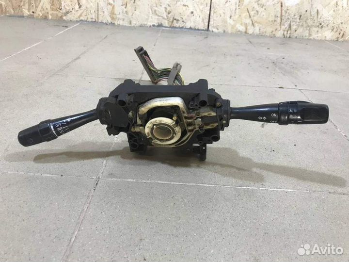 Переключатель поворотов подрулевой Toyota Crown (S