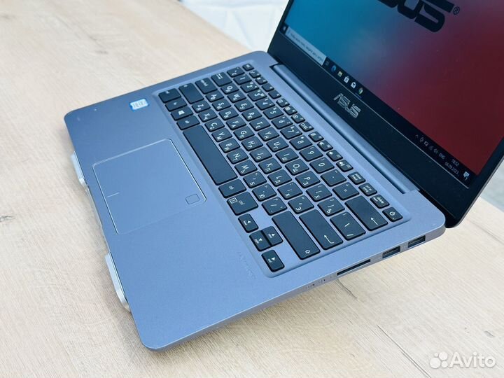 Ультрабук asus ISP Core i3-8130U/ 8 RAM/ SSD