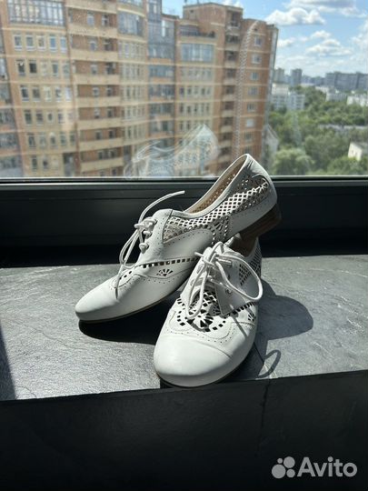 Белые туфли