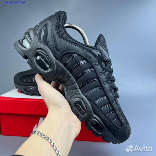 Черные кроссовки Nike Air Max Tailwind 4