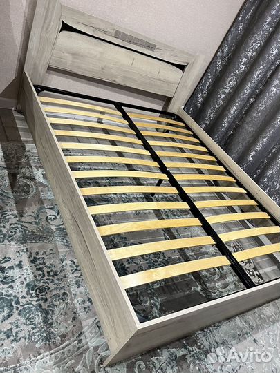 Кровать двухспальная с матрасом бу 160 200