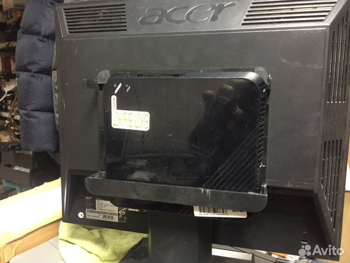 Кронштеин для неттопа