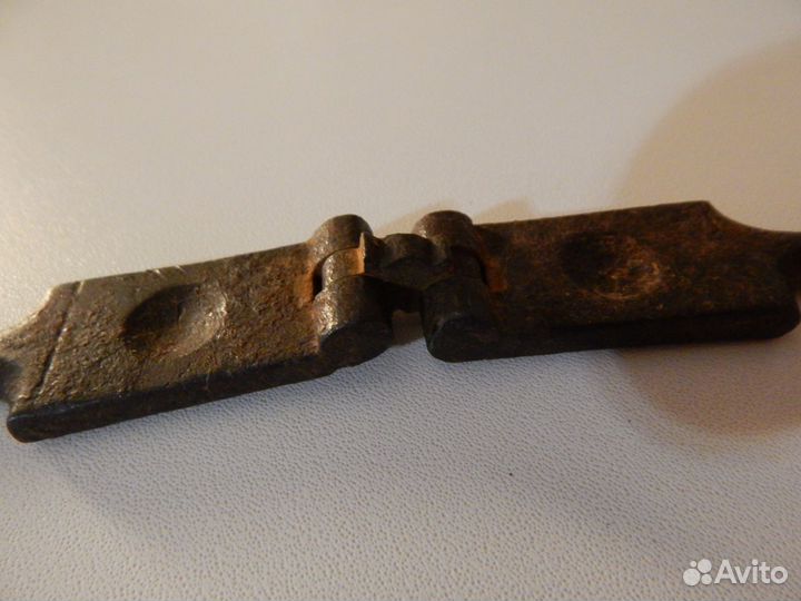 Старинный кованый орехокол