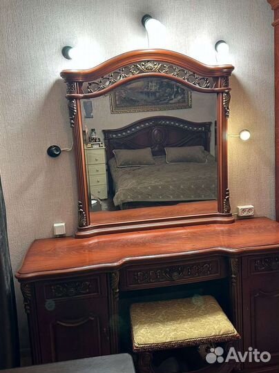 Кровать,шкаф и комод