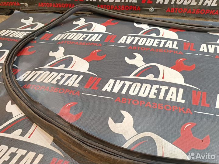 Уплотнительная резинка крышки багажника Peugeot 2