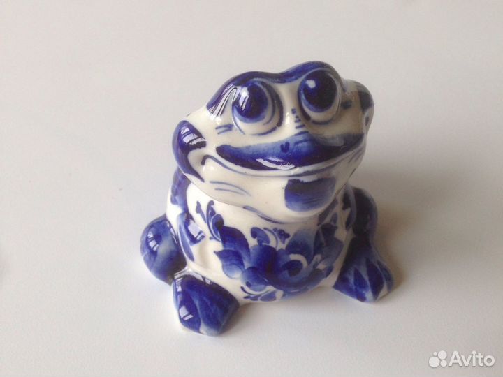 Статуэтки фарфоровые