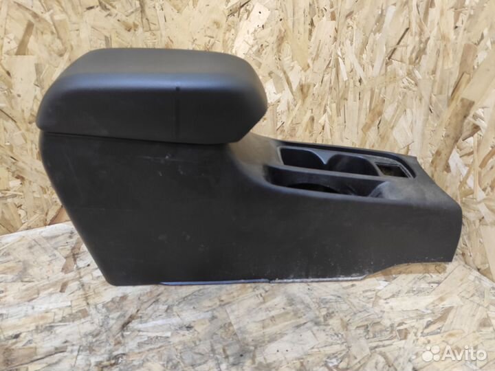 Подлокотник Mitsubishi Lancer 9