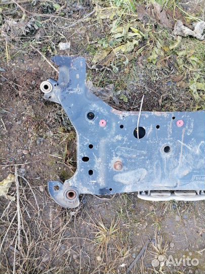 Подрамник Ford Focus 3