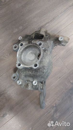 Кулак поворотный передний правый Bmw 525I E60