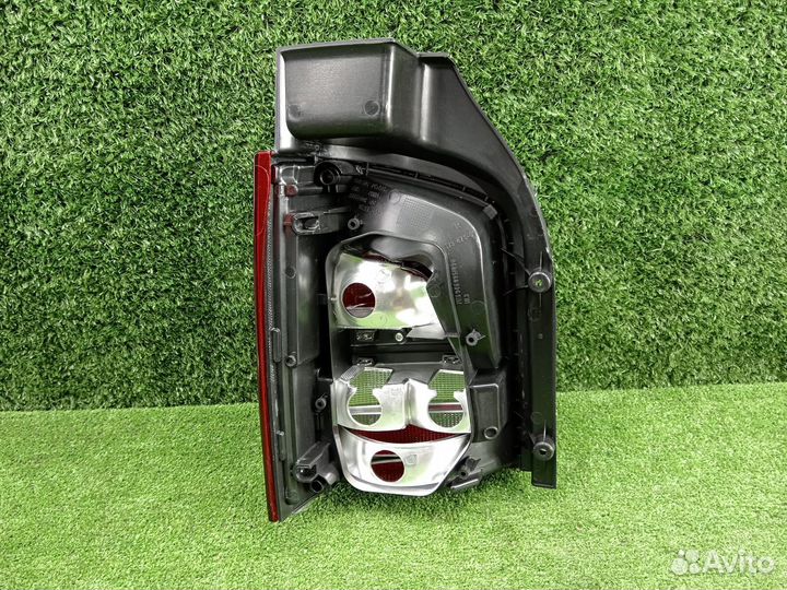 Фонарь задний правый VW Multivan/Caravelle/ Transp