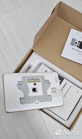 IP-видеодомофон Hikvision DS-KH8300-T