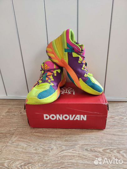 Баскетбольные кроссовки adidas 43 размер