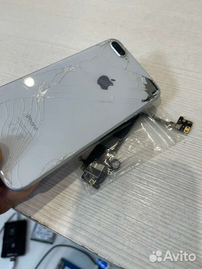 На разбор iPhone 8 Plus